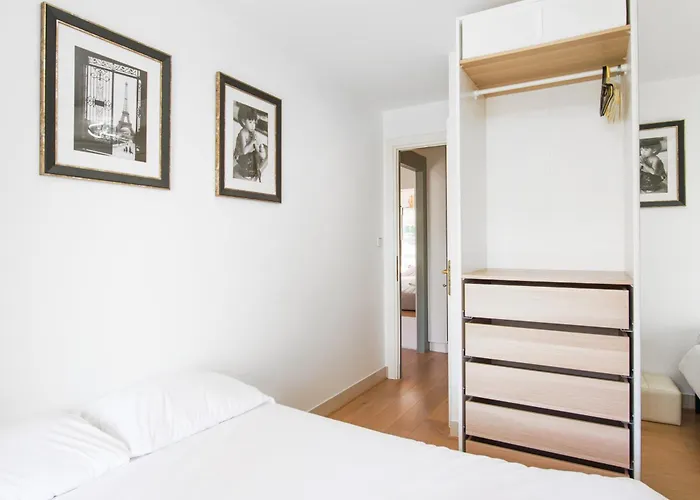 Spacieux Appartement - Parking - Piscine - Bv