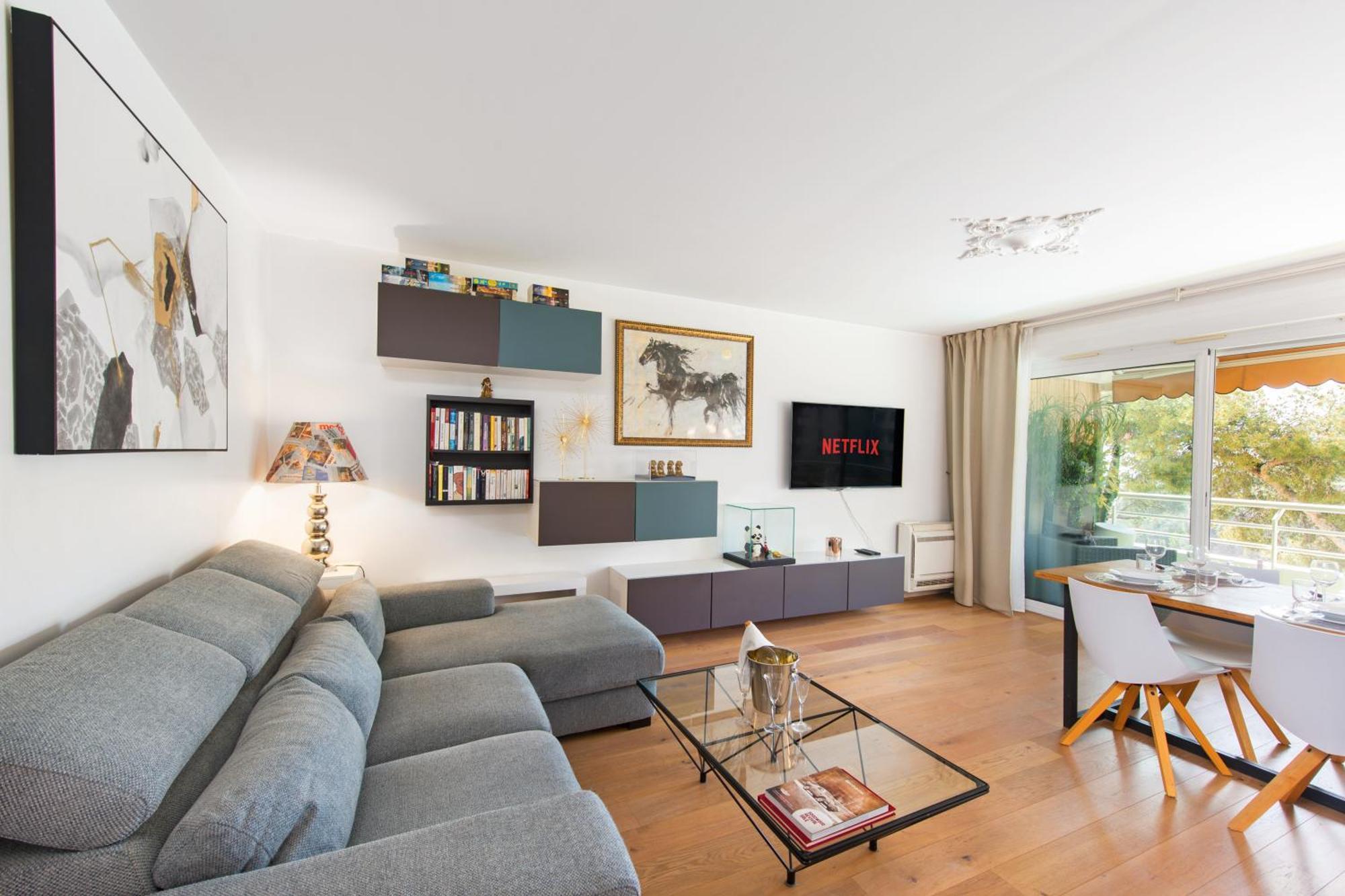 Apartment Spacieux - Parking - Piscine - Bv